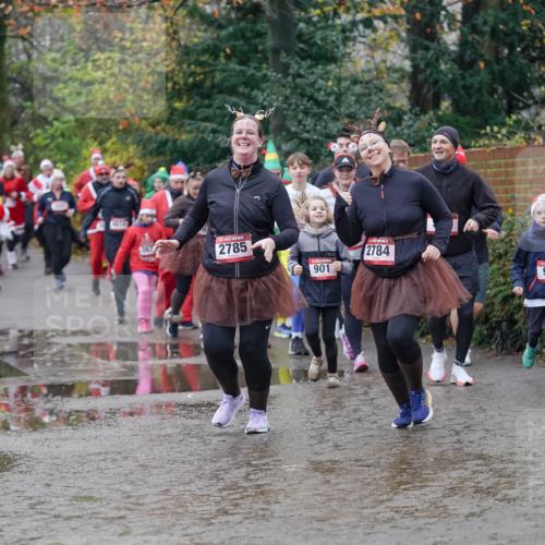 07.12.2025 - St. Pauli X-Mass-Run No. 15 Michael Burmester http://msf.ph/oto/9406909 07.12.2025 11:23:50 Laufen 2785, 901, 2784, 900 meine-sportfotos.de