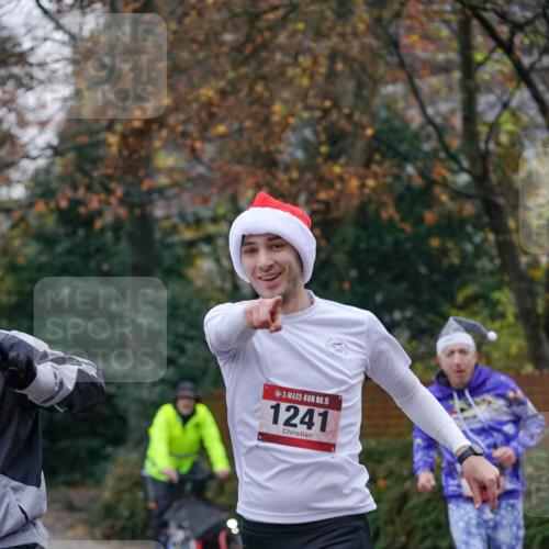 07.12.2025 - St. Pauli X-Mass-Run No. 15 Michael Burmester http://msf.ph/oto/9406914 07.12.2025 09:39:57 Laufen 15, 1241 meine-sportfotos.de