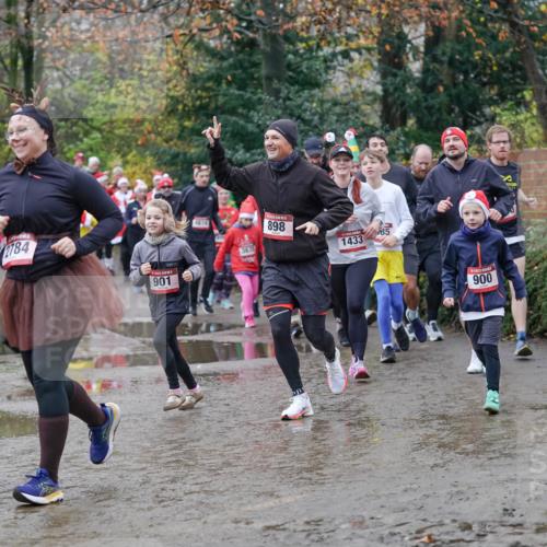 07.12.2025 - St. Pauli X-Mass-Run No. 15 Michael Burmester http://msf.ph/oto/9406921 07.12.2025 11:23:51 Laufen 2784, 901, 3635, 898, 1433, 85, 900 meine-sportfotos.de