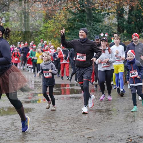 07.12.2025 - St. Pauli X-Mass-Run No. 15 Michael Burmester http://msf.ph/oto/9406927 07.12.2025 11:23:52 Laufen 34, 901, 898, 1433, 3885, 900, 3880 meine-sportfotos.de