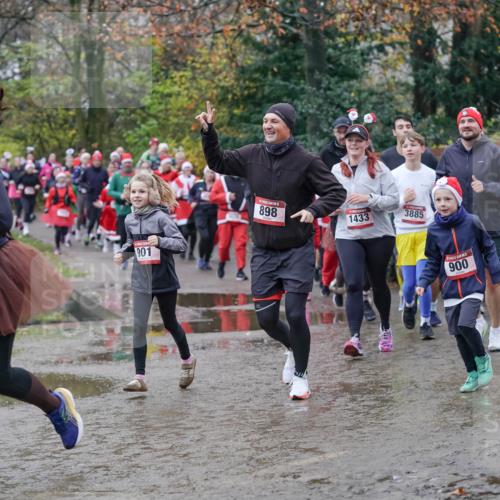 07.12.2025 - St. Pauli X-Mass-Run No. 15 Michael Burmester http://msf.ph/oto/9406929 07.12.2025 11:23:52 Laufen 901, 898, 1433, 3885, 900, 3880 meine-sportfotos.de