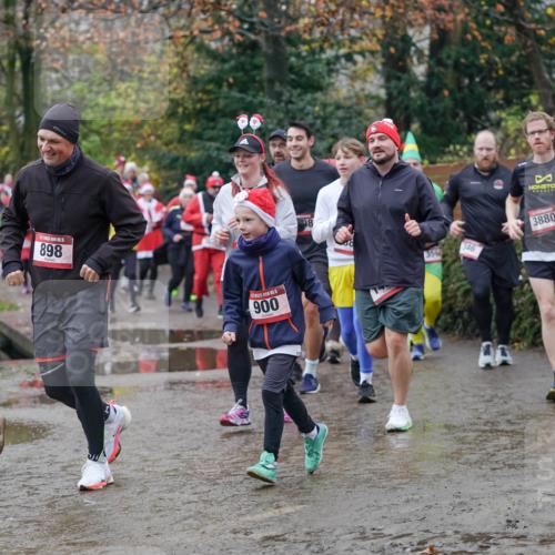 07.12.2025 - St. Pauli X-Mass-Run No. 15 Michael Burmester http://msf.ph/oto/9406933 07.12.2025 11:23:53 Laufen 901, 898, 25, 900, 98, 3592, 346, 3880 meine-sportfotos.de