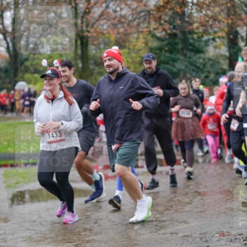 07.12.2025 - St. Pauli X-Mass-Run No. 15 Michael Burmester http://msf.ph/oto/9406947 07.12.2025 11:23:54 Laufen 1433, 3134, 3880 meine-sportfotos.de