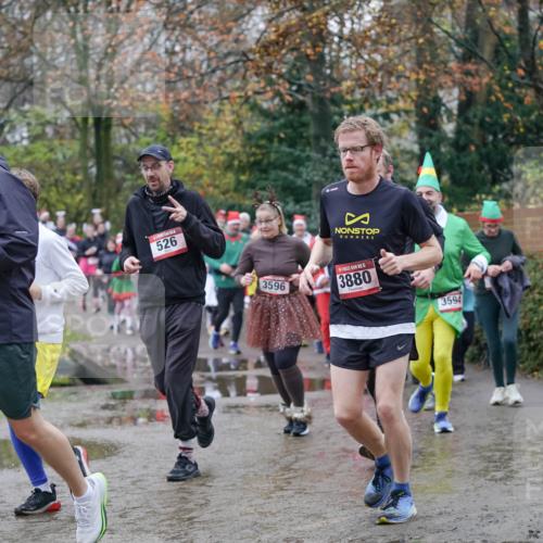 07.12.2025 - St. Pauli X-Mass-Run No. 15 Michael Burmester http://msf.ph/oto/9406949 07.12.2025 11:23:54 Laufen 526, 3596, 15, 3880, 3594 meine-sportfotos.de