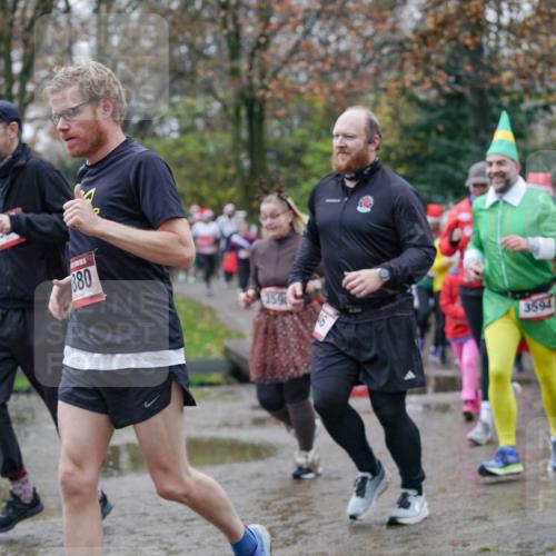07.12.2025 - St. Pauli X-Mass-Run No. 15 Michael Burmester http://msf.ph/oto/9406955 07.12.2025 11:23:55 Laufen 880, 359, 3594 meine-sportfotos.de