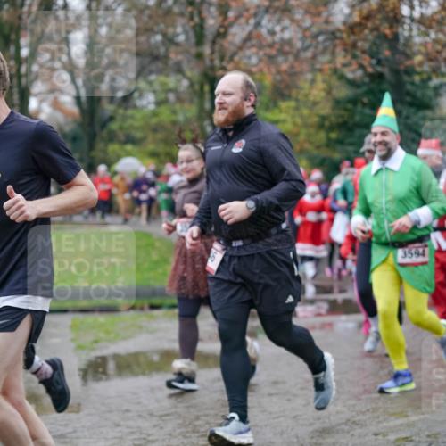 07.12.2025 - St. Pauli X-Mass-Run No. 15 Michael Burmester http://msf.ph/oto/9406959 07.12.2025 11:23:56 Laufen 626, 880, 3594 meine-sportfotos.de