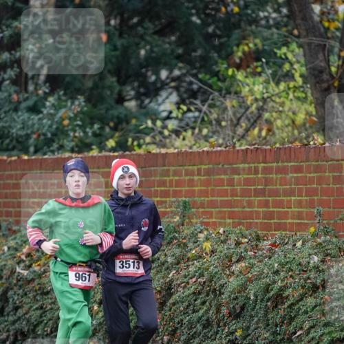 07.12.2025 - St. Pauli X-Mass-Run No. 15 Michael Burmester http://msf.ph/oto/9406960 07.12.2025 09:40:17 Laufen 961, 3513 meine-sportfotos.de
