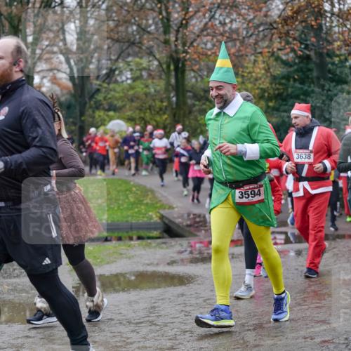 07.12.2025 - St. Pauli X-Mass-Run No. 15 Michael Burmester http://msf.ph/oto/9406961 07.12.2025 11:23:56 Laufen 9, 238, 10, 3594, 3638, 903 meine-sportfotos.de
