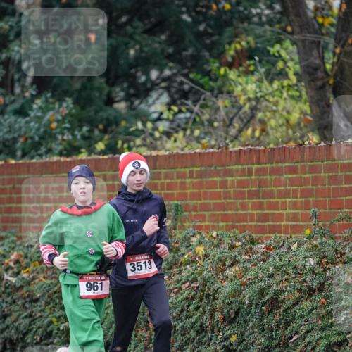 07.12.2025 - St. Pauli X-Mass-Run No. 15 Michael Burmester http://msf.ph/oto/9406962 07.12.2025 09:40:17 Laufen 4, 5, 961, 3513 meine-sportfotos.de