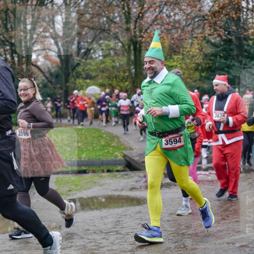 07.12.2025 - St. Pauli X-Mass-Run No. 15 Michael Burmester http://msf.ph/oto/9406963 07.12.2025 11:23:56 Laufen 3596, 3594, 3638, 961 meine-sportfotos.de