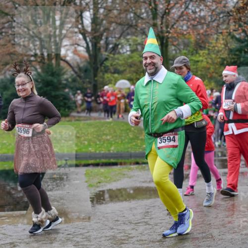 07.12.2025 - St. Pauli X-Mass-Run No. 15 Michael Burmester http://msf.ph/oto/9406967 07.12.2025 11:23:57 Laufen 3596, 3594, 3620, 84 meine-sportfotos.de