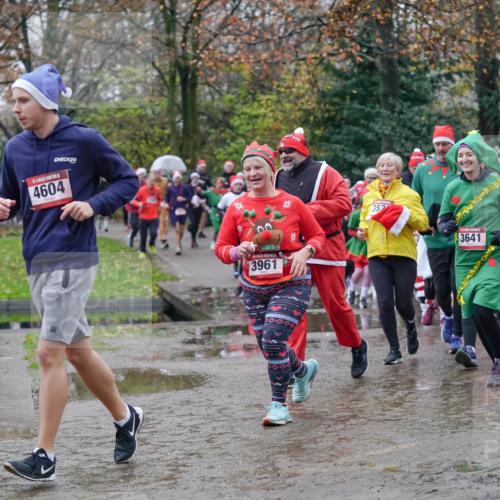 07.12.2025 - St. Pauli X-Mass-Run No. 15 Michael Burmester http://msf.ph/oto/9406991 07.12.2025 11:24:00 Laufen 514, 4604, 68, 352, 3961, 3641, 569 meine-sportfotos.de