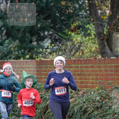 07.12.2025 - St. Pauli X-Mass-Run No. 15 Michael Burmester http://msf.ph/oto/9407006 07.12.2025 09:40:35 Laufen 655, 15, 4052, 15, 4051 meine-sportfotos.de