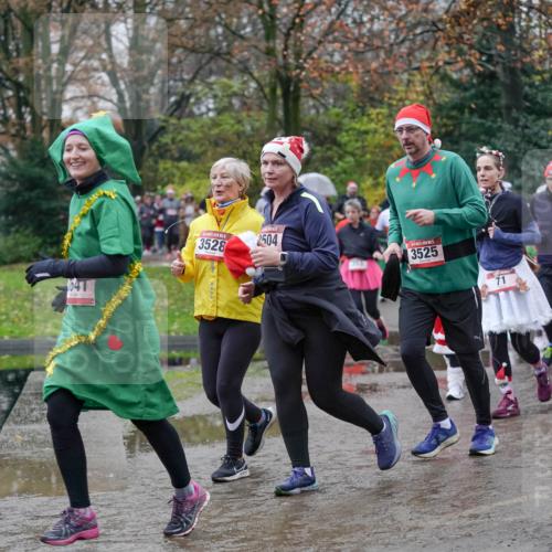 07.12.2025 - St. Pauli X-Mass-Run No. 15 Michael Burmester http://msf.ph/oto/9407009 07.12.2025 11:24:01 Laufen 39, 1041, 2504, 3528, 3525, 71, 2223, 569 meine-sportfotos.de