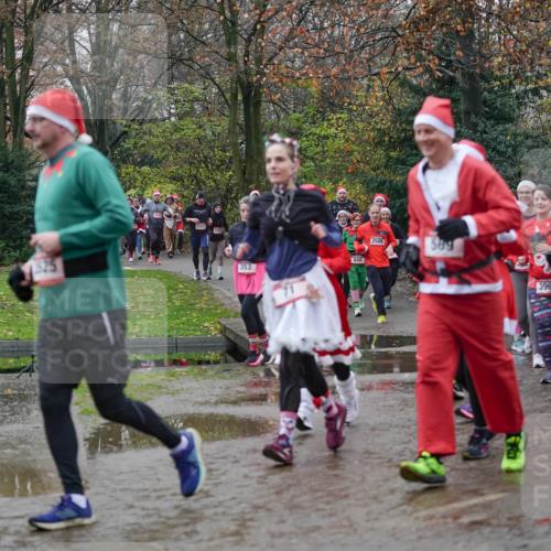 07.12.2025 - St. Pauli X-Mass-Run No. 15 Michael Burmester http://msf.ph/oto/9407019 07.12.2025 11:24:02 Laufen 2451, 243, 640, 353, 2586, 589, 999, 2221, 2347, 3960 meine-sportfotos.de
