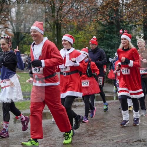 07.12.2025 - St. Pauli X-Mass-Run No. 15 Michael Burmester http://msf.ph/oto/9407023 07.12.2025 11:24:03 Laufen 71, 569, 3663, 2223, 2221, 2568, 999 meine-sportfotos.de