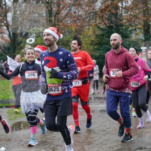 07.12.2025 - St. Pauli X-Mass-Run No. 15 Michael Burmester http://msf.ph/oto/9407057 07.12.2025 11:24:07 Laufen 3784, 356, 15, 3625, 371, 35, 3999, 400, 058 meine-sportfotos.de