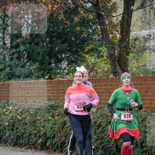 07.12.2025 - St. Pauli X-Mass-Run No. 15 Michael Burmester http://msf.ph/oto/9407060 07.12.2025 09:40:44 Laufen 934, 939 meine-sportfotos.de