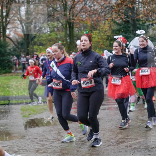07.12.2025 - St. Pauli X-Mass-Run No. 15 Michael Burmester http://msf.ph/oto/9407073 07.12.2025 11:24:09 Laufen 3963, 5, 4058, 3655, 3664, 40, 647 meine-sportfotos.de