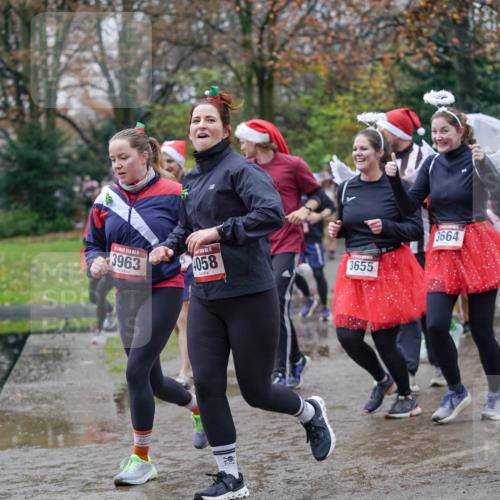 07.12.2025 - St. Pauli X-Mass-Run No. 15 Michael Burmester http://msf.ph/oto/9407079 07.12.2025 11:24:09 Laufen 6, 3963, 15, 4058, 3655, 3664 meine-sportfotos.de