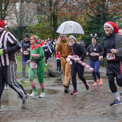 07.12.2025 - St. Pauli X-Mass-Run No. 15 Michael Burmester http://msf.ph/oto/9407093 07.12.2025 11:24:11 Laufen 2451, 640, 19, 3553, 3810, 647, 92, 971, 3447 meine-sportfotos.de