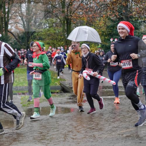 07.12.2025 - St. Pauli X-Mass-Run No. 15 Michael Burmester http://msf.ph/oto/9407095 07.12.2025 11:24:11 Laufen 1827, 24, 640, 3553, 3810, 92, 647, 2971, 34 meine-sportfotos.de