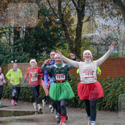 07.12.2025 - St. Pauli X-Mass-Run No. 15 Michael Burmester http://msf.ph/oto/9407102 07.12.2025 09:40:50 Laufen 801, 1976, 1418 meine-sportfotos.de