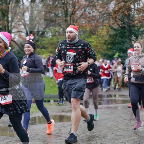 07.12.2025 - St. Pauli X-Mass-Run No. 15 Michael Burmester http://msf.ph/oto/9407111 07.12.2025 11:24:13 Laufen 647, 3, 3555, 3564, 452, 3447 meine-sportfotos.de
