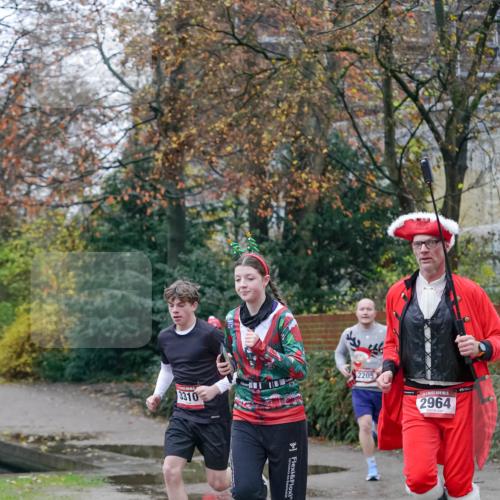 07.12.2025 - St. Pauli X-Mass-Run No. 15 Michael Burmester http://msf.ph/oto/9407154 07.12.2025 09:40:58 Laufen 3310, 2205, 15, 2964 meine-sportfotos.de