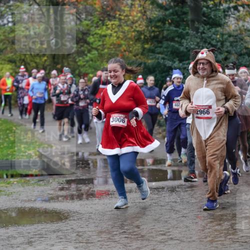 07.12.2025 - St. Pauli X-Mass-Run No. 15 Michael Burmester http://msf.ph/oto/9407157 07.12.2025 11:24:19 Laufen 3006, 3624, 46, 15, 2966, 34, 0 meine-sportfotos.de