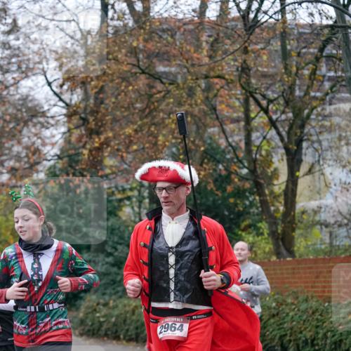07.12.2025 - St. Pauli X-Mass-Run No. 15 Michael Burmester http://msf.ph/oto/9407158 07.12.2025 09:40:58 Laufen 15, 2964 meine-sportfotos.de