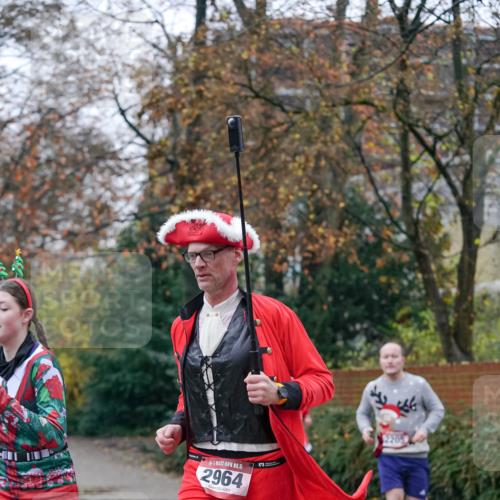 07.12.2025 - St. Pauli X-Mass-Run No. 15 Michael Burmester http://msf.ph/oto/9407162 07.12.2025 09:40:59 Laufen 15, 2964 meine-sportfotos.de