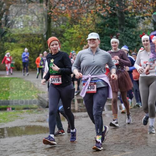 07.12.2025 - St. Pauli X-Mass-Run No. 15 Michael Burmester http://msf.ph/oto/9407173 07.12.2025 11:24:21 Laufen 56, 3416, 430, 43 meine-sportfotos.de