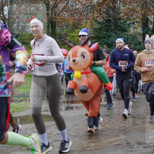 07.12.2025 - St. Pauli X-Mass-Run No. 15 Michael Burmester http://msf.ph/oto/9407183 07.12.2025 11:24:23 Laufen 2, 4600, 2435, 1073 meine-sportfotos.de