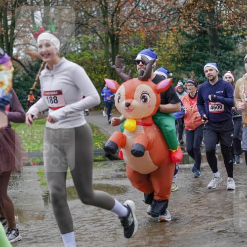 07.12.2025 - St. Pauli X-Mass-Run No. 15 Michael Burmester http://msf.ph/oto/9407187 07.12.2025 11:24:23 Laufen 188, 24, 58, 14, 4600 meine-sportfotos.de
