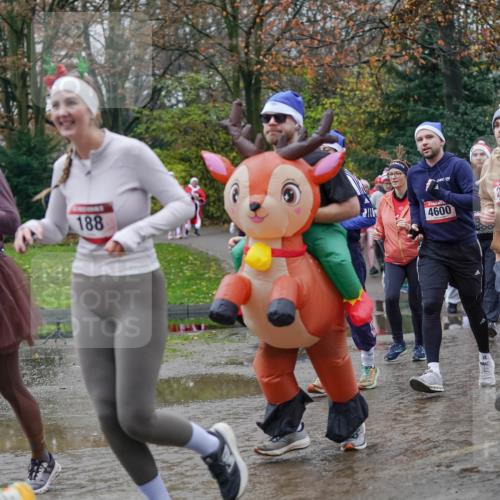 07.12.2025 - St. Pauli X-Mass-Run No. 15 Michael Burmester http://msf.ph/oto/9407189 07.12.2025 11:24:23 Laufen 188, 4600, 1058 meine-sportfotos.de
