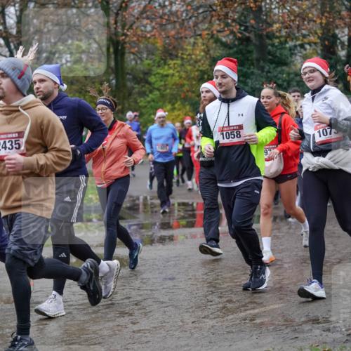 07.12.2025 - St. Pauli X-Mass-Run No. 15 Michael Burmester http://msf.ph/oto/9407197 07.12.2025 11:24:24 Laufen 2435, 46, 1058, 97, 1073 meine-sportfotos.de