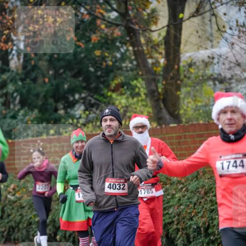 07.12.2025 - St. Pauli X-Mass-Run No. 15 Michael Burmester http://msf.ph/oto/9407208 07.12.2025 09:41:09 Laufen 2207, 15, 4032, 1785, 1744 meine-sportfotos.de