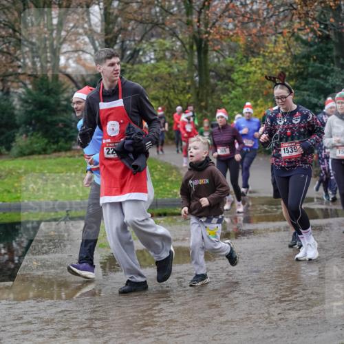 07.12.2025 - St. Pauli X-Mass-Run No. 15 Michael Burmester http://msf.ph/oto/9407227 07.12.2025 11:24:28 Laufen 22, 1539, 1534, 56, 1540 meine-sportfotos.de