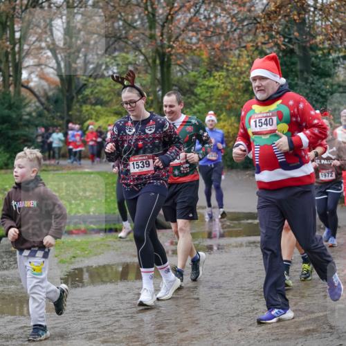 07.12.2025 - St. Pauli X-Mass-Run No. 15 Michael Burmester http://msf.ph/oto/9407231 07.12.2025 11:24:29 Laufen 1539, 1540, 60000, 1972, 97, 609 meine-sportfotos.de
