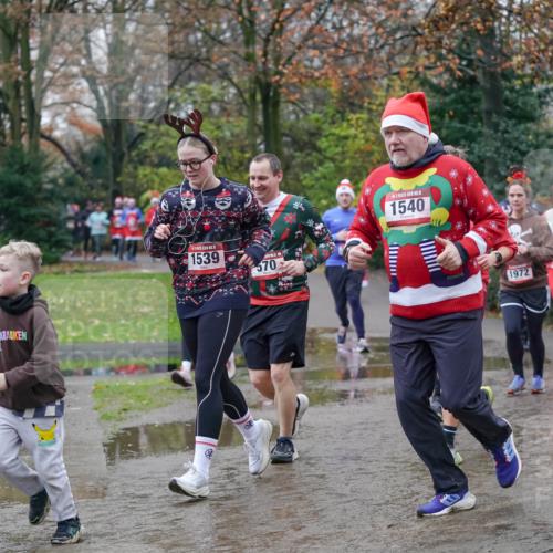 07.12.2025 - St. Pauli X-Mass-Run No. 15 Michael Burmester http://msf.ph/oto/9407233 07.12.2025 11:24:29 Laufen 1539, 570, 15, 1540, 60000, 1972, 3023, 609 meine-sportfotos.de