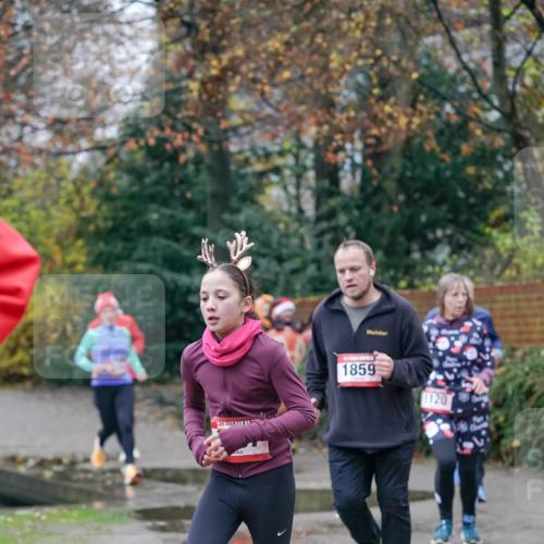 07.12.2025 - St. Pauli X-Mass-Run No. 15 Michael Burmester http://msf.ph/oto/9407236 07.12.2025 09:41:14 Laufen 1859, 1120 meine-sportfotos.de