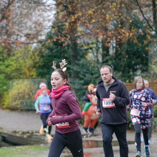 07.12.2025 - St. Pauli X-Mass-Run No. 15 Michael Burmester http://msf.ph/oto/9407238 07.12.2025 09:41:14 Laufen 1859, 1120 meine-sportfotos.de