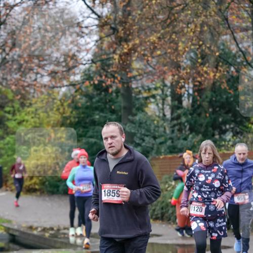 07.12.2025 - St. Pauli X-Mass-Run No. 15 Michael Burmester http://msf.ph/oto/9407242 07.12.2025 09:41:14 Laufen 959, 1859, 1120 meine-sportfotos.de