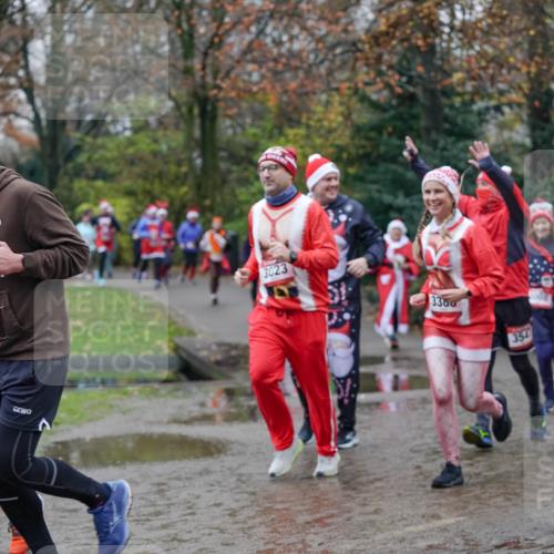 07.12.2025 - St. Pauli X-Mass-Run No. 15 Michael Burmester http://msf.ph/oto/9407261 07.12.2025 11:24:32 Laufen 1968, 1965, 3023, 3380, 354, 545 meine-sportfotos.de