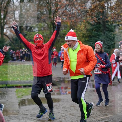 07.12.2025 - St. Pauli X-Mass-Run No. 15 Michael Burmester http://msf.ph/oto/9407277 07.12.2025 11:24:34 Laufen 15, 3388, 3541, 2008, 733 meine-sportfotos.de
