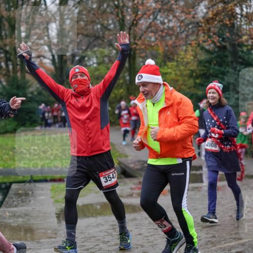 07.12.2025 - St. Pauli X-Mass-Run No. 15 Michael Burmester http://msf.ph/oto/9407279 07.12.2025 11:24:34 Laufen 15, 3388, 3547, 2008, 733 meine-sportfotos.de