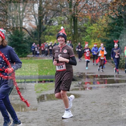 07.12.2025 - St. Pauli X-Mass-Run No. 15 Michael Burmester http://msf.ph/oto/9407295 07.12.2025 11:24:36 Laufen 408, 733, 2717 meine-sportfotos.de