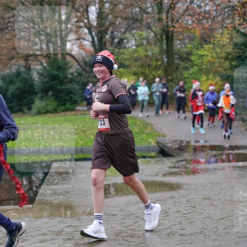 07.12.2025 - St. Pauli X-Mass-Run No. 15 Michael Burmester http://msf.ph/oto/9407299 07.12.2025 11:24:36 Laufen 80, 08, 133 meine-sportfotos.de