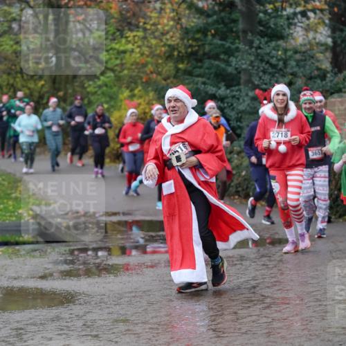 07.12.2025 - St. Pauli X-Mass-Run No. 15 Michael Burmester http://msf.ph/oto/9407303 07.12.2025 11:24:37 Laufen 516, 2718, 3657, 2717 meine-sportfotos.de